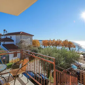 Apartman Leo Apartment