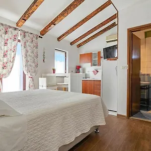 Marinela Apartment